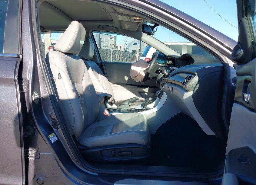 Photo 5 of 2015 Honda Accord EX-L (VIN 1HGCR2F89FA092256)