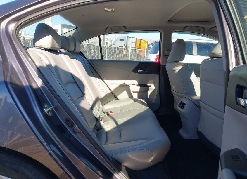 Photo 8 of 2015 Honda Accord EX-L (VIN 1HGCR2F89FA092256)