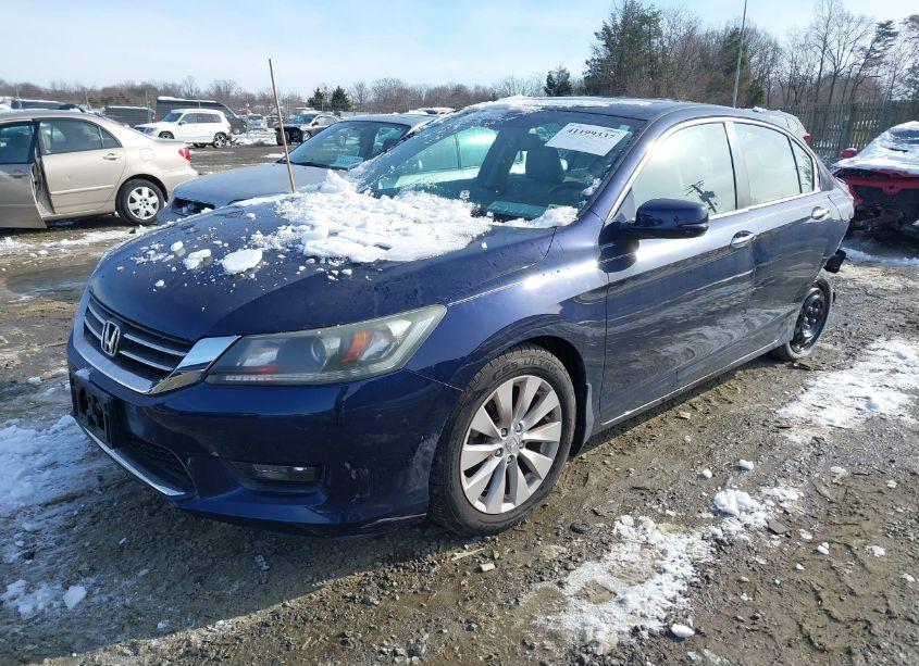 Photo 2 of 2015 Honda Accord EX-L (VIN 1HGCR2F89FA147921)