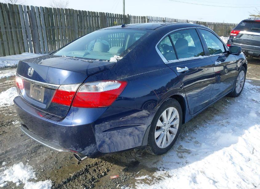 Photo 4 of 2015 Honda Accord EX-L (VIN 1HGCR2F89FA147921)