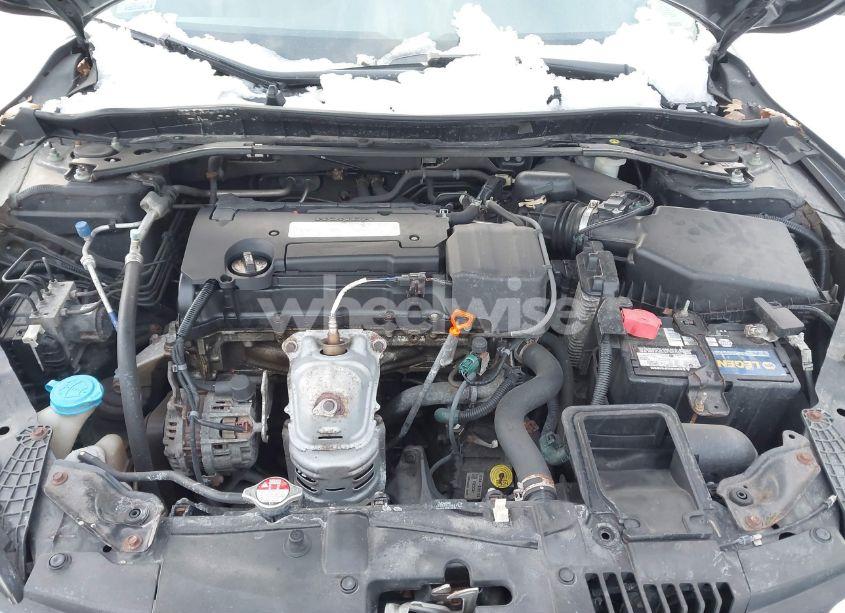 Photo 10 of 2015 Honda Accord EX-L (VIN 1HGCR2F89FA162936)