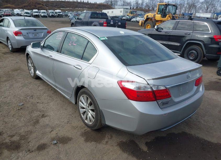 Photo 3 of 2015 Honda Accord EX-L (VIN 1HGCR2F89FA168025)