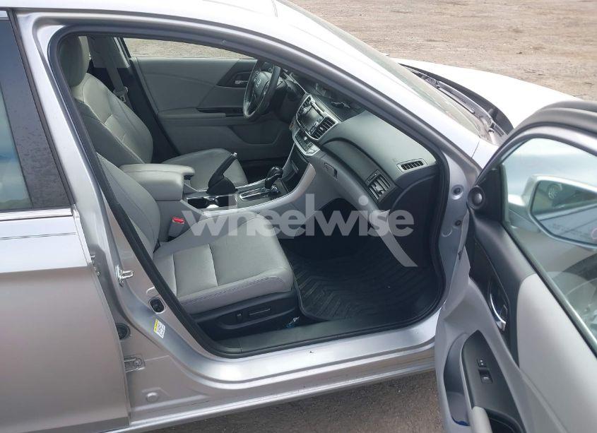 Photo 5 of 2015 Honda Accord EX-L (VIN 1HGCR2F89FA168025)