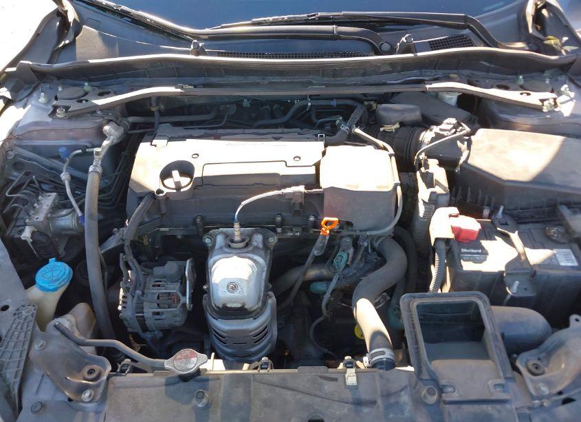 Photo 10 of 2015 Honda Accord EX-L (VIN 1HGCR2F89FA198884)