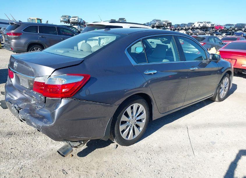 Photo 4 of 2015 Honda Accord EX-L (VIN 1HGCR2F89FA198884)