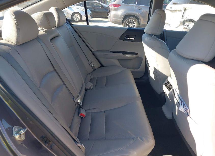 Photo 8 of 2015 Honda Accord EX-L (VIN 1HGCR2F89FA198884)