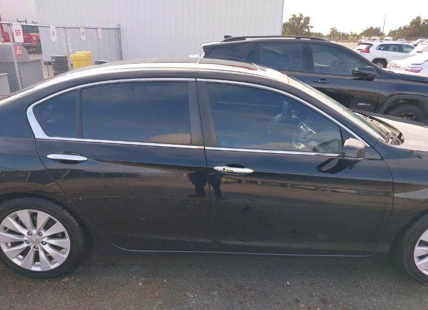 Photo 13 of 2015 Honda Accord EX-L (VIN 1HGCR2F89FA202142)