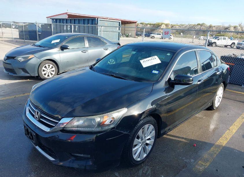Photo 2 of 2015 Honda Accord EX-L (VIN 1HGCR2F89FA202142)