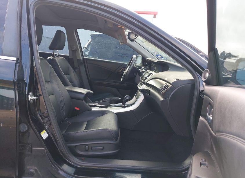 Photo 5 of 2015 Honda Accord EX-L (VIN 1HGCR2F89FA202142)