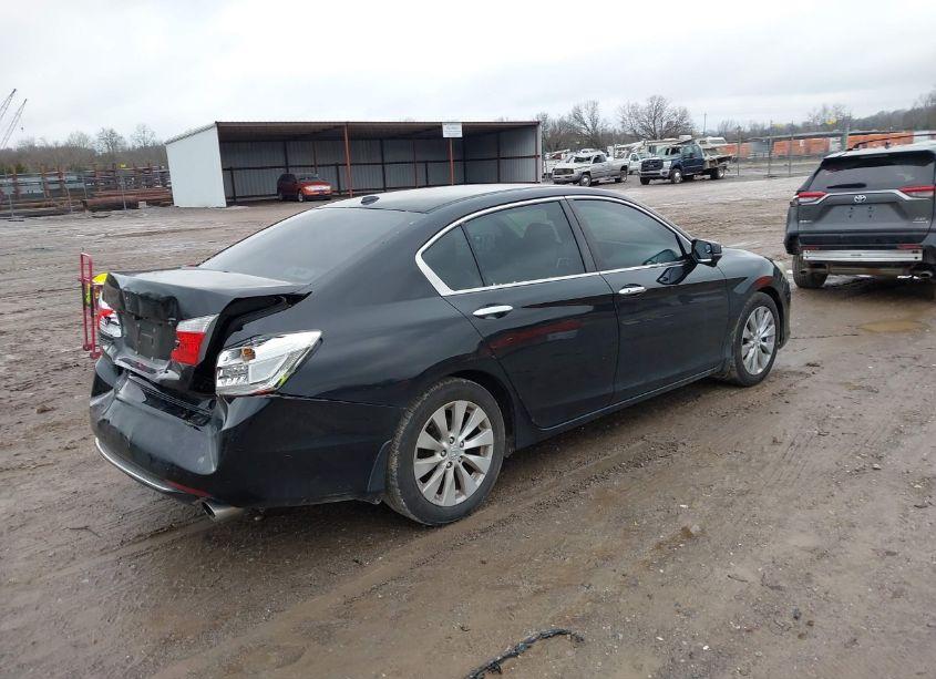 Photo 4 of 2015 Honda Accord EX-L (VIN 1HGCR2F89FA226540)