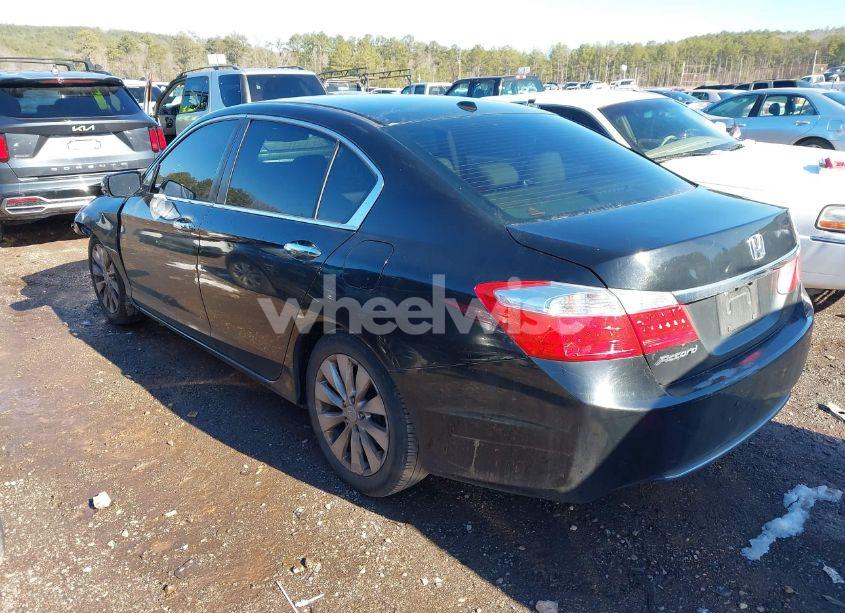 Photo 3 of 2015 Honda Accord EX-L (VIN 1HGCR2F89FA226554)