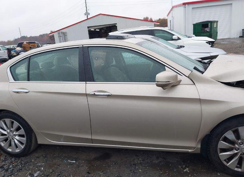 Photo 13 of 2015 Honda Accord EX-L (VIN 1HGCR2F89FA263006)