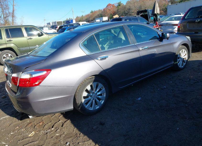 Photo 4 of 2015 Honda Accord EX-L (VIN 1HGCR2F89FA276175)