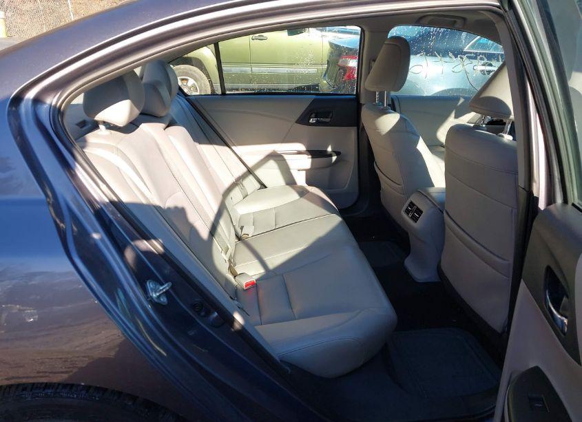 Photo 8 of 2015 Honda Accord EX-L (VIN 1HGCR2F89FA276175)