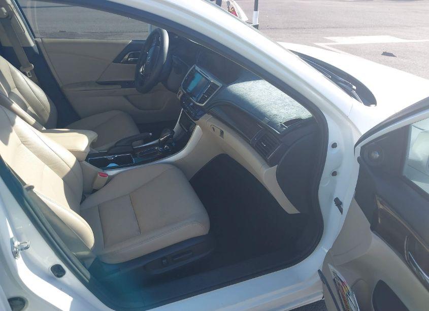 Photo 5 of 2016 Honda Accord EX-L (VIN 1HGCR2F89GA186803)