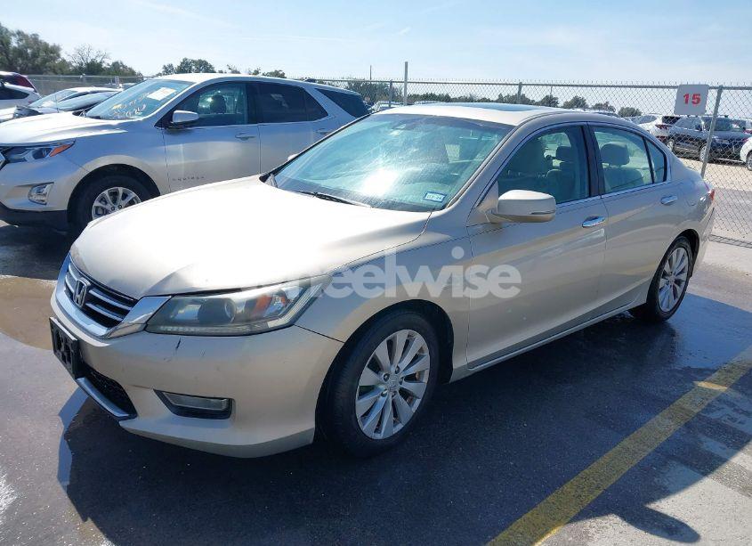 Photo 2 of 2013 Honda Accord EX-L (VIN 1HGCR2F8XDA111944)