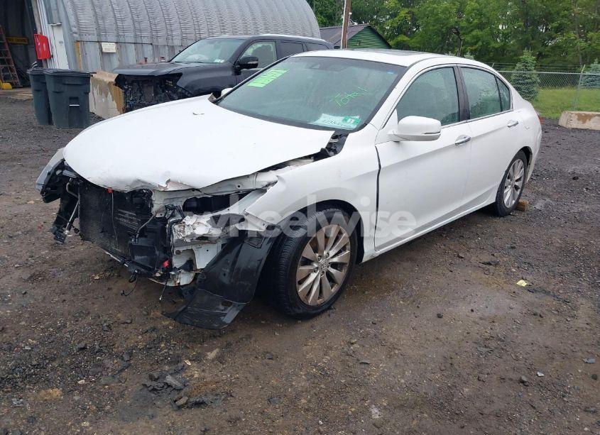 Photo 2 of 2014 Honda Accord EX-L (VIN 1HGCR2F8XEA024482)