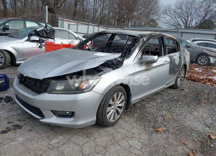 Photo 2 of 2014 Honda Accord EX-L (VIN 1HGCR2F8XEA052640)