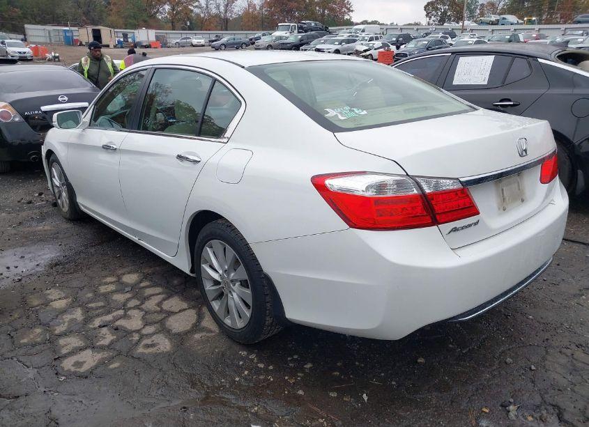 Photo 3 of 2014 Honda Accord EX-L (VIN 1HGCR2F8XEA139440)