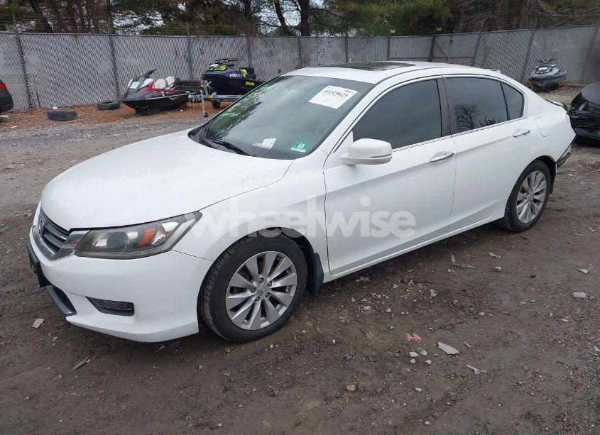 Photo 2 of 2014 Honda Accord EX-L (VIN 1HGCR2F8XEA282565)