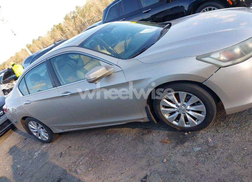 Photo 13 of 2015 Honda Accord EX-L (VIN 1HGCR2F8XFA010793)