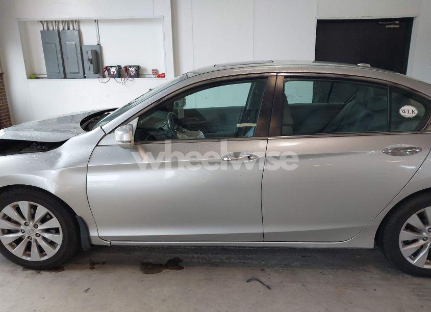 Photo 14 of 2015 Honda Accord EX-L (VIN 1HGCR2F8XFA128391)