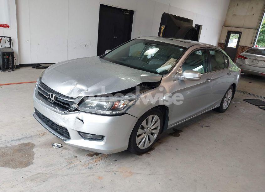 Photo 2 of 2015 Honda Accord EX-L (VIN 1HGCR2F8XFA128391)