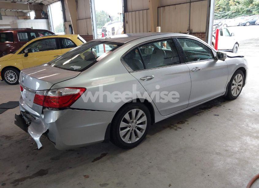 Photo 4 of 2015 Honda Accord EX-L (VIN 1HGCR2F8XFA128391)
