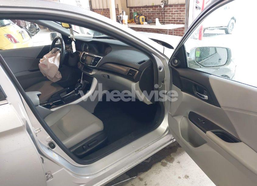 Photo 5 of 2015 Honda Accord EX-L (VIN 1HGCR2F8XFA128391)