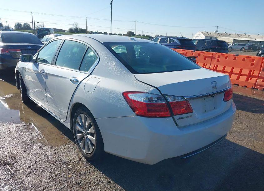 Photo 3 of 2015 Honda Accord EX-L (VIN 1HGCR2F8XFA153386)