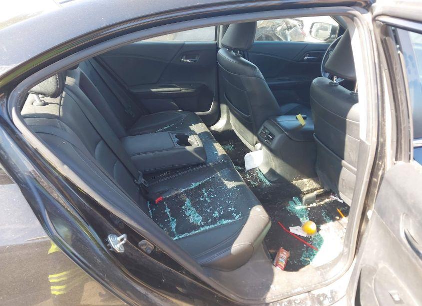 Photo 8 of 2015 Honda Accord EX-L (VIN 1HGCR2F8XFA159382)