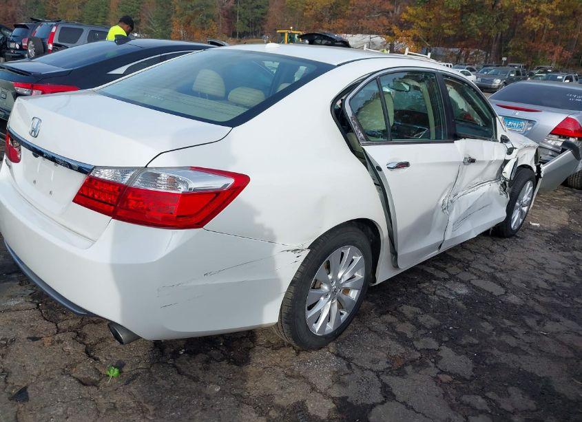 Photo 4 of 2015 Honda Accord EX-L (VIN 1HGCR2F8XFA183701)