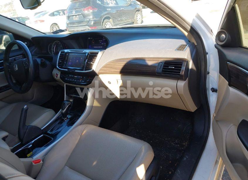 Photo 5 of 2016 Honda Accord EX-L (VIN 1HGCR2F8XGA056724)