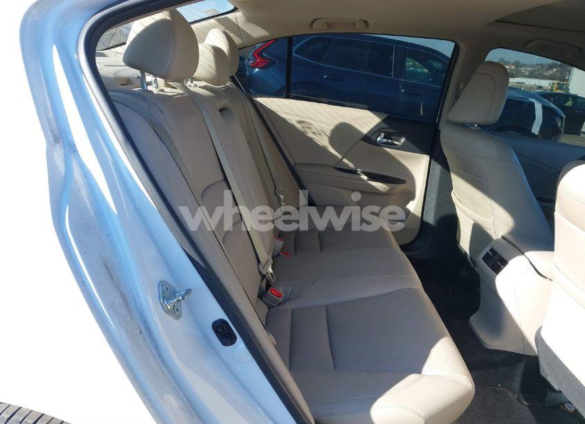 Photo 8 of 2016 Honda Accord EX-L (VIN 1HGCR2F8XGA056724)