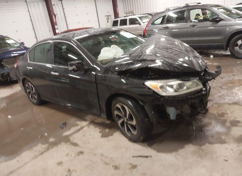 2016 Honda Accord EX-L (VIN 1HGCR2F8XGA061499) main photo