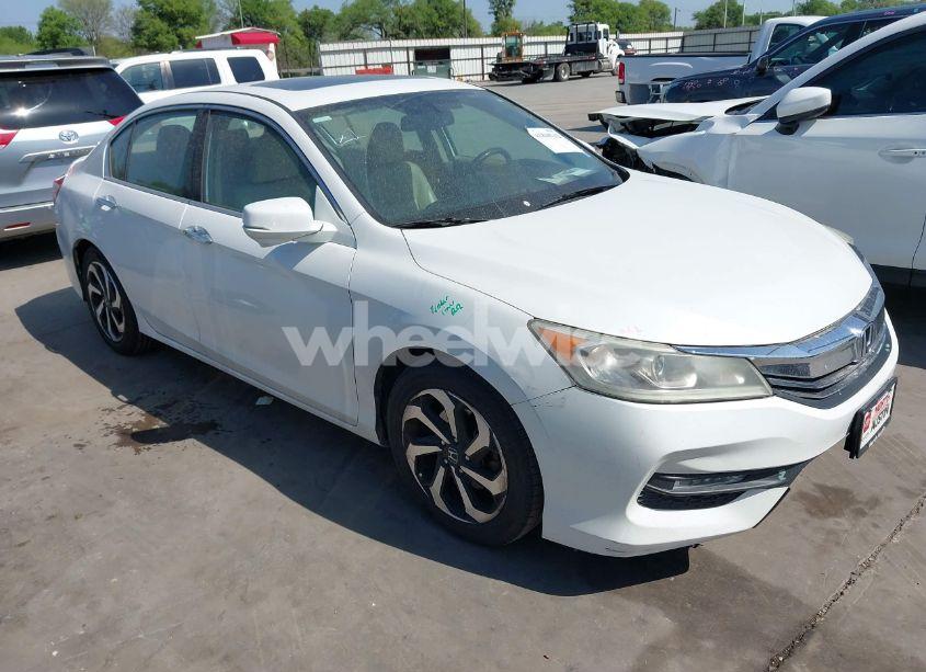 2016 Honda Accord EX-L (VIN 1HGCR2F8XGA075015) main photo