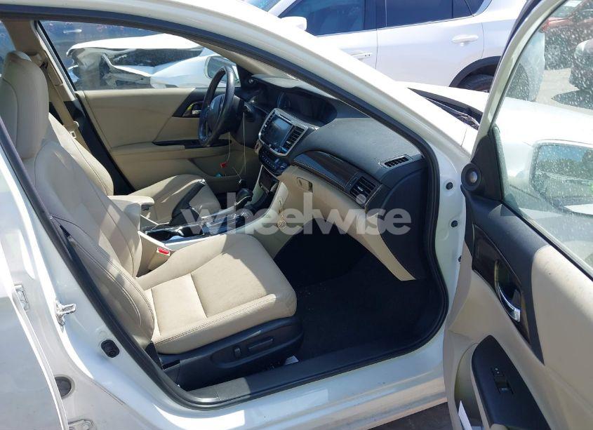 Photo 5 of 2016 Honda Accord EX-L (VIN 1HGCR2F8XGA075015)