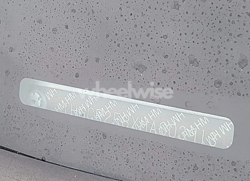 Photo 18 of 2017 Honda Accord EX-L (VIN 1HGCR2F8XHA003913)