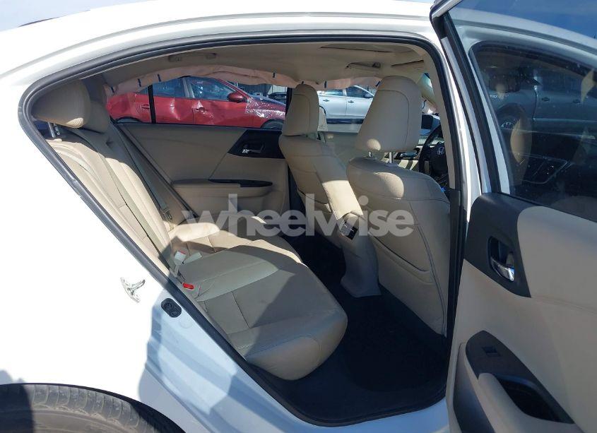 Photo 8 of 2017 Honda Accord EX-L (VIN 1HGCR2F8XHA003913)