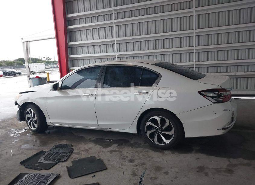 Photo 14 of 2017 Honda Accord EX-L (VIN 1HGCR2F8XHA026706)