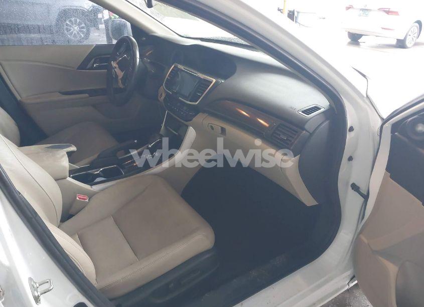 Photo 5 of 2017 Honda Accord EX-L (VIN 1HGCR2F8XHA026706)