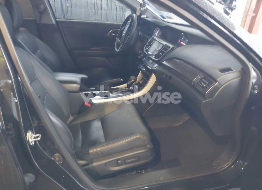 Photo 5 of 2017 Honda Accord EX-L (VIN 1HGCR2F8XHA154640)