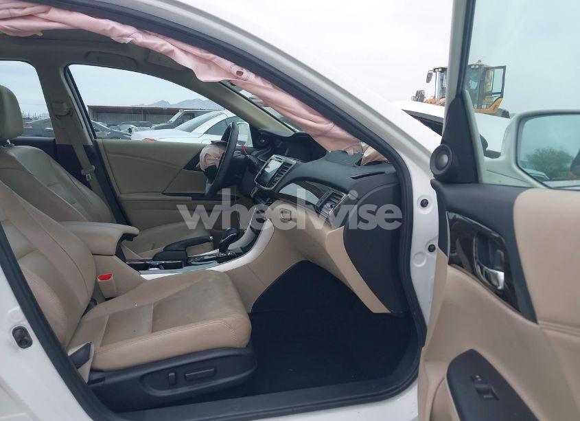 Photo 5 of 2016 Honda Accord EX-L (VIN 1HGCR2F91GA072352)