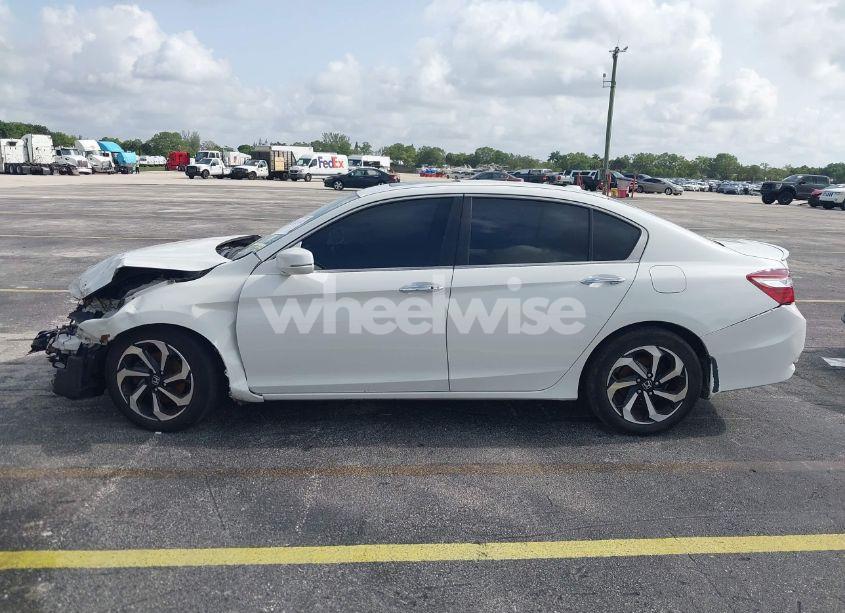 Photo 14 of 2017 Honda Accord EX-L (VIN 1HGCR2F91HA186000)