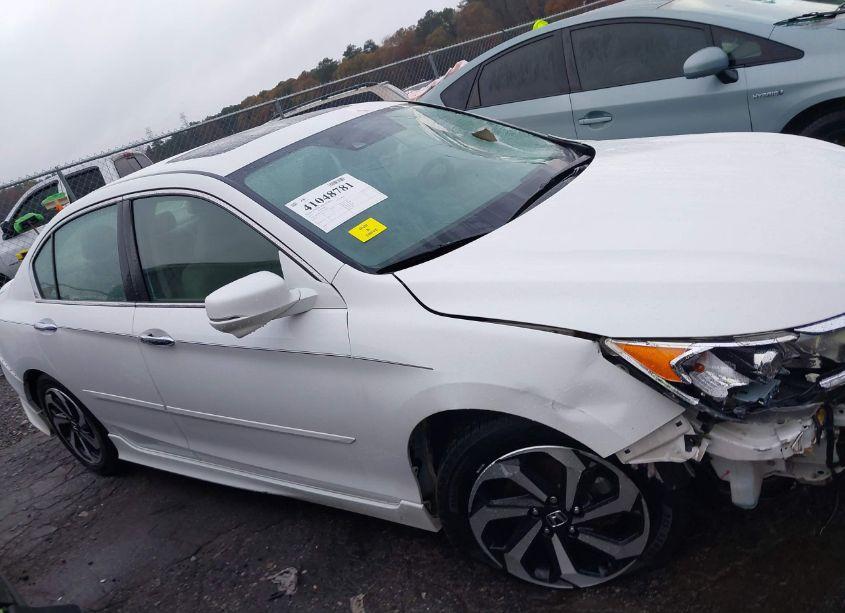 Photo 13 of 2016 Honda Accord EX-L (VIN 1HGCR2F92GA010037)