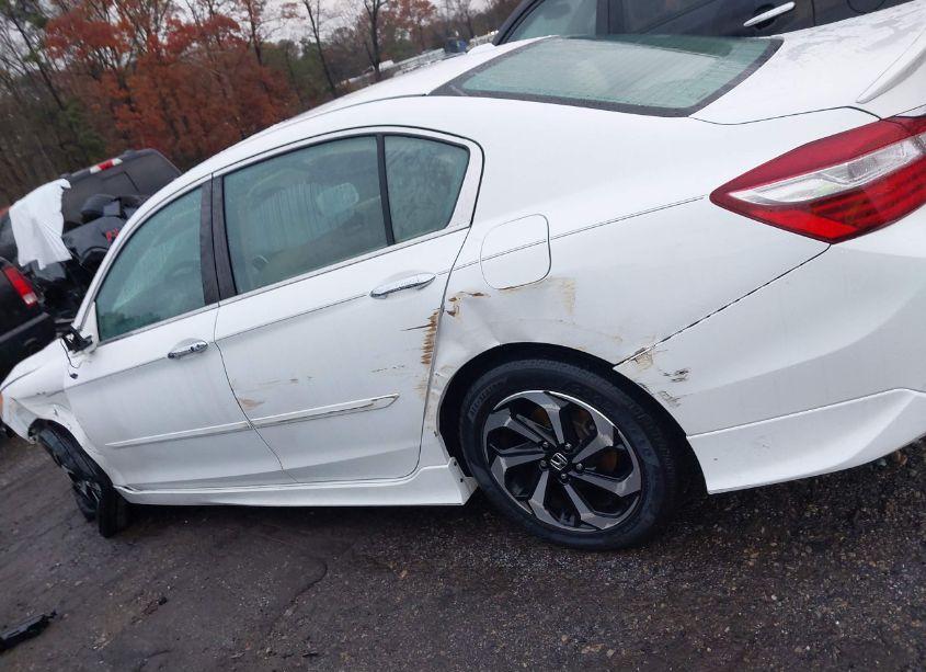 Photo 14 of 2016 Honda Accord EX-L (VIN 1HGCR2F92GA010037)