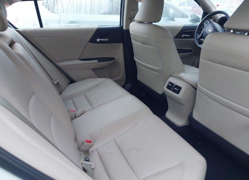 Photo 8 of 2016 Honda Accord EX-L (VIN 1HGCR2F92GA010037)