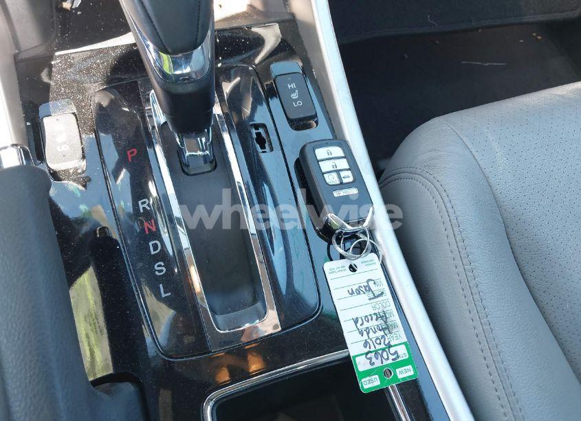 Photo 11 of 2016 Honda Accord EX-L (VIN 1HGCR2F93GA061725)