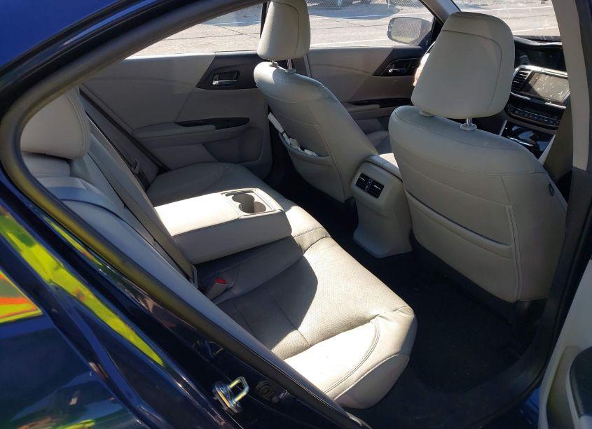 Photo 8 of 2016 Honda Accord EX-L (VIN 1HGCR2F95GA145464)