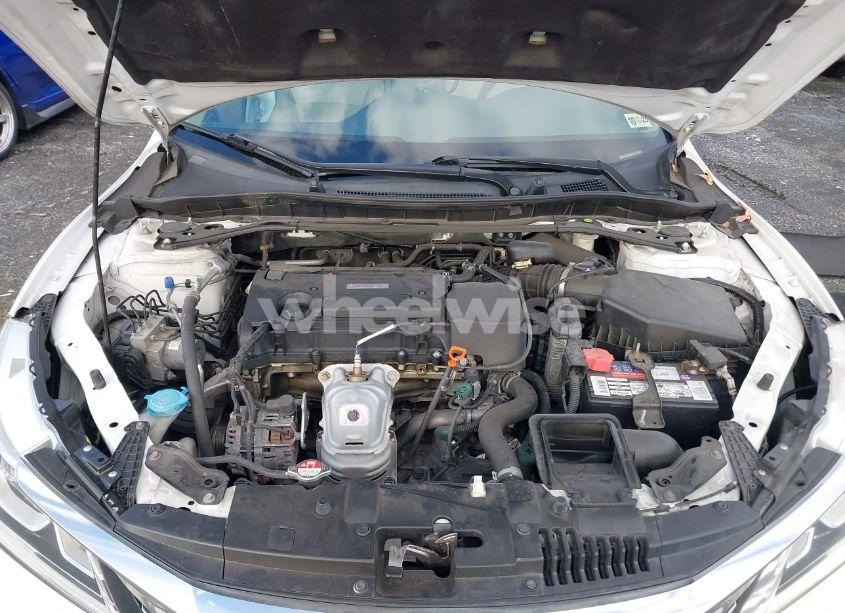 Photo 10 of 2016 Honda Accord EX-L (VIN 1HGCR2F98GA244974)